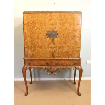 Antiker britischer Cocktailschrank Nussbaum ca 1930