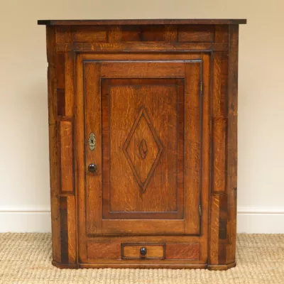 Geogrianischer Antiker Englischer Eichen Eckschrank ca. 1780
