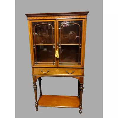 Englischer Antiker Mahagoni Schrank von Howard & Son ca. 1890