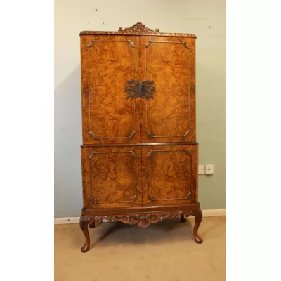 Antiker britischer Nussbaum Schrank Cocktailschrank ca 1930