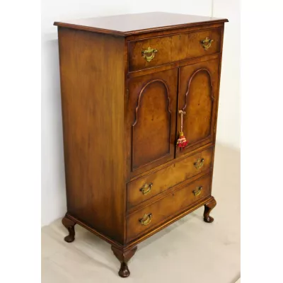 Antiker britischer Nussbaum Schrank ca 1910