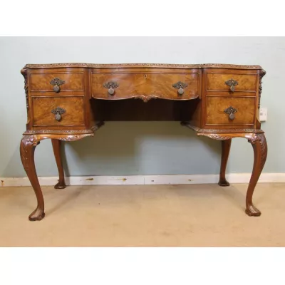Antiker britischer Nussbaum Schreibtisch Schminktisch ca 1920