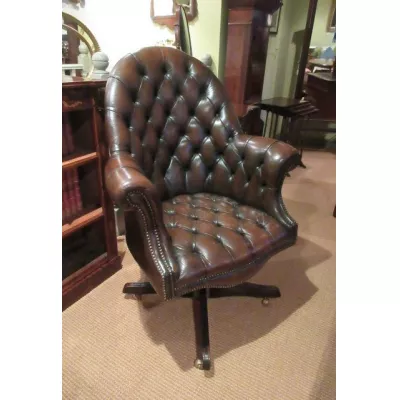 Antiker britischer Chesterfield Schreibtischsessel Mahagoni ca 1930