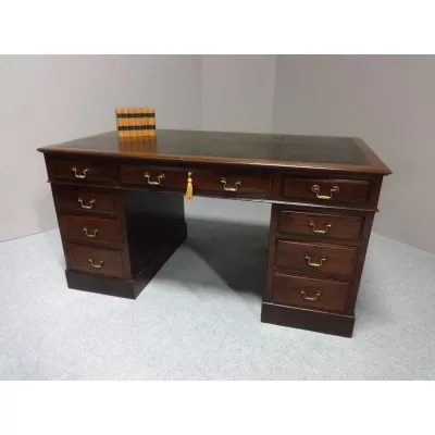 Antiker britischer Mahagoni Schreibtisch ca 1920