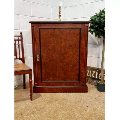 Englisches Antikes Viktorianisches Grat Nussbaum Sideboard ca. 1860