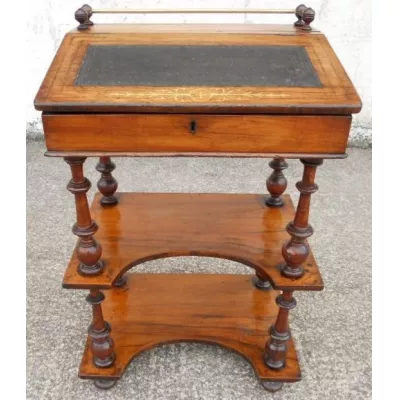 Viktorianischer Englischer Antiker Nussbaum Schreibtisch ca. 1870