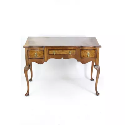 Art Deco Antiker Englischer Nussbaumholz Schreibtisch ca. 1920