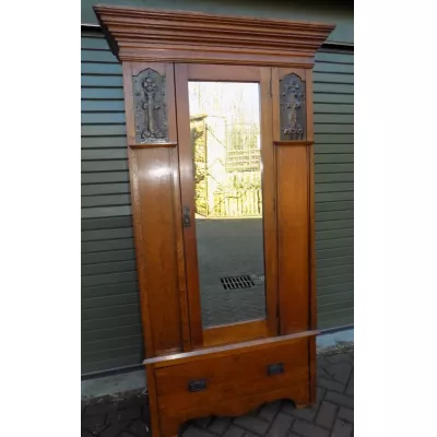 Englischer Arts & Crafts Eichen Kleiderschrank antik ca 1900