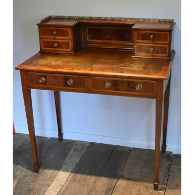Edwardianischer Englischer Antiker Mahagoni Schreibtisch ca. 1900