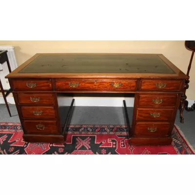 Viktorianischer Mahagoni Schreibtisch antik ca 1840