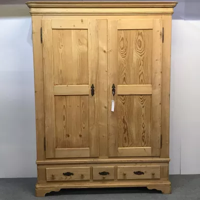 Französischer Kiefer Schrank Weichholz antik ca 1910