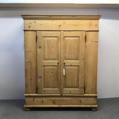 Antiker Kiefer Kleiderschrank Weichholz ca 1850