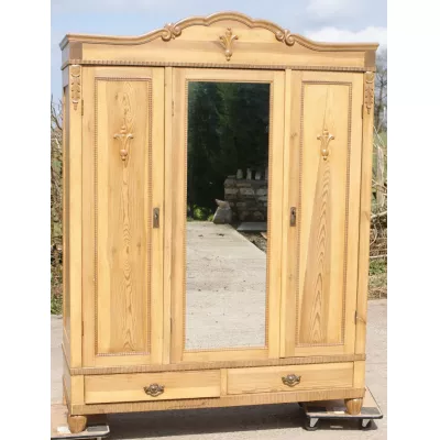 Großer Kiefer Kleiderschrank Weichholz antik ca 1900