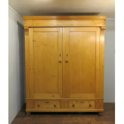 Großer Kiefer Kleiderschrank Weichholz antik ca 1880