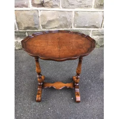 Antiker Weintisch aus Walnuss 