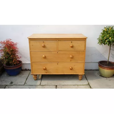 Kleine viktorianische antik Kommode aus Massivholz Kiefernholz mit Pinienwachs-Finish