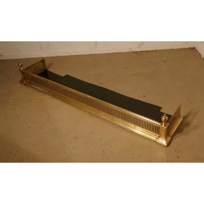Kleiner viktorianischer Fender aus Messing