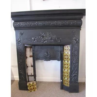 Handgefertigter antiker Kamin 