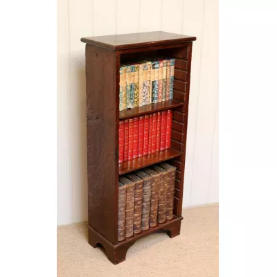 Rustikaler Bücherschrank aus Eiche 