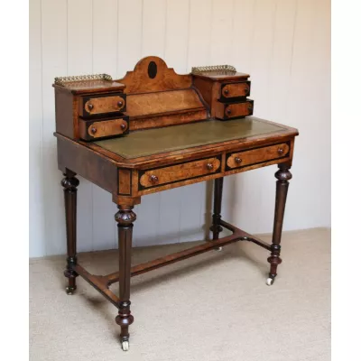 viktorianischer Grat Nussbaum Damen Schreibtisch