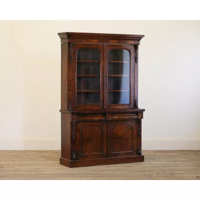 Verglaster Bücherschrank Walnuss Massivholzschrank, englisch antik victorian ca. 1850