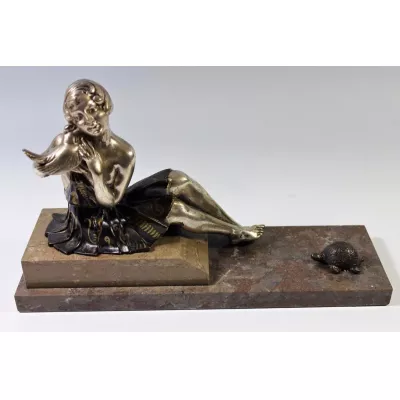 Französische Art Deco Frauenskulptur um 1920-30