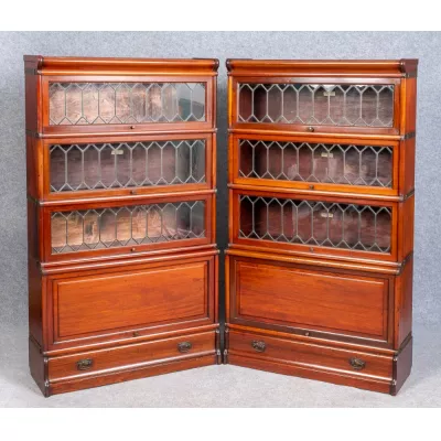 Hochwertiges Paar Mahagoni Globe Wernicke Bücherschränke 1910