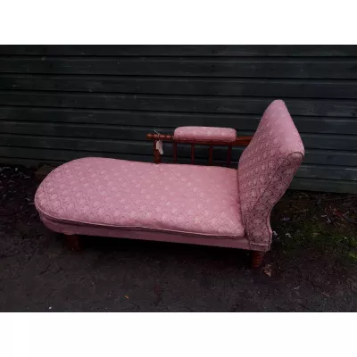 Antike Chaiselongue aus dem 19. Jahrhundert