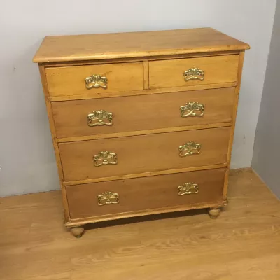 Holzkommode aus Kiefer/Buche mit massiven Messinggriffen antik 19. Jahrhundert