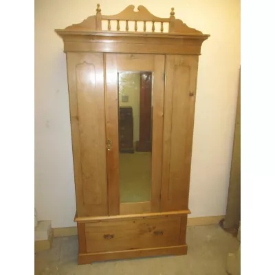 Kiefer Kleiderschrank/Garderobe antik mit