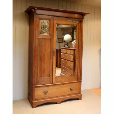 Kunsthandwerk Schrank Eiche Massivholzschrank antik ca. 1900