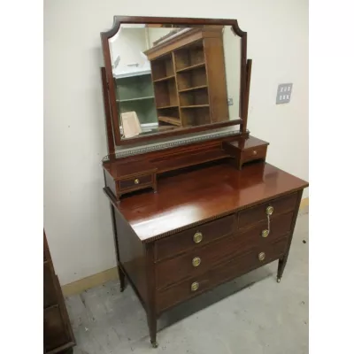 Inlaid mahogany dressing table