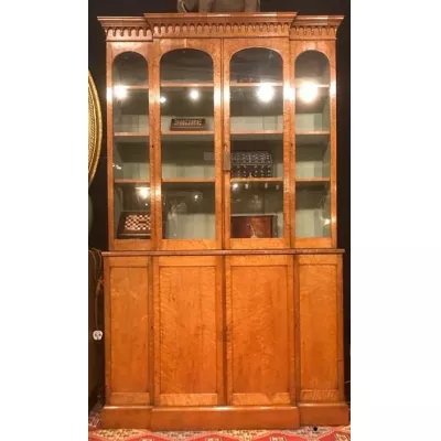 Bücherschrank Ahorn antik mit vier Segmenten, ca. 1830