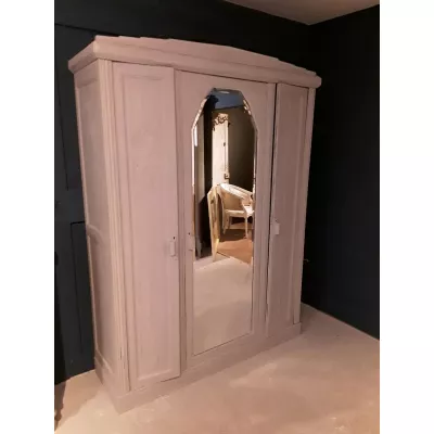 Antiker weiß bemalter edwardian Kleiderschrank mit mittiger Spiegeltür, Annie Sloan 'Paris Grey'
