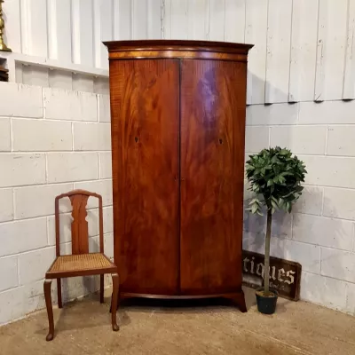 antiker edwardianischer Bowfront Mahagoni Doppelkleiderschrank ca. 1900