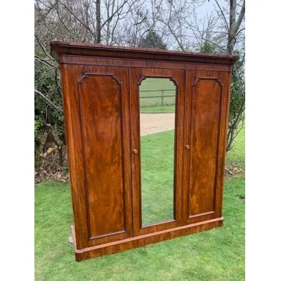 Viktorianischer Dreitür Mahagoni Kleiderschrank Massivholz antik ca 1870