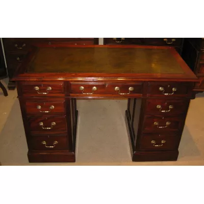 Antiker spät viktorianischer  Mahagoni Pedestal Desk von 1900