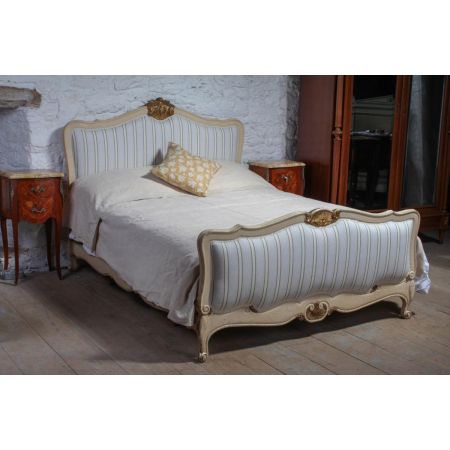 Antikes neu gepolstertes französisches Doppelbett von 1920 