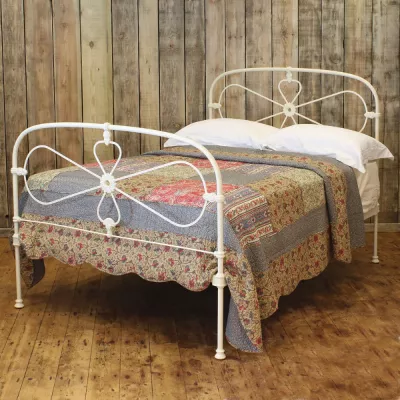 Doppelbett in Creme antik ca. 1890