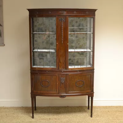 Antike dekorative edwardianische Vitrine aus Nussbaumholz