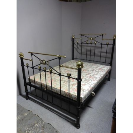 Antikes viktorianisches Bett aus Messing und Eisen von 1880