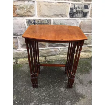 Edwardian Nest of Tables 3er Set aus Mahagoni 