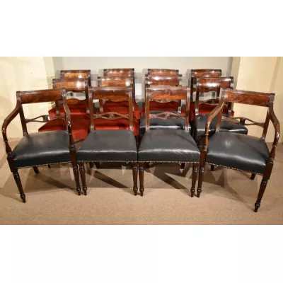 Antikes Harlequin Set mit zwölf Esszimmerstühlen, Regency