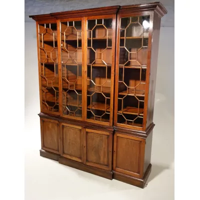 Antiker Bücherschrank aus der George III.-Periode aus Mahagoni Massivholz 1800