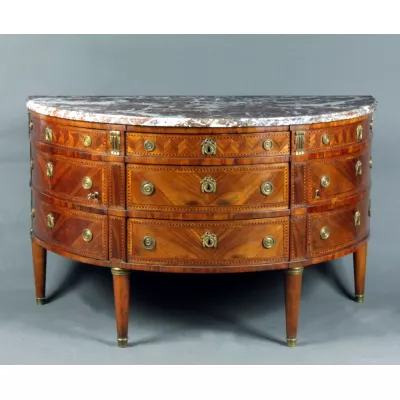 Antike französische Demi-lune Kommode von ca. 1750
