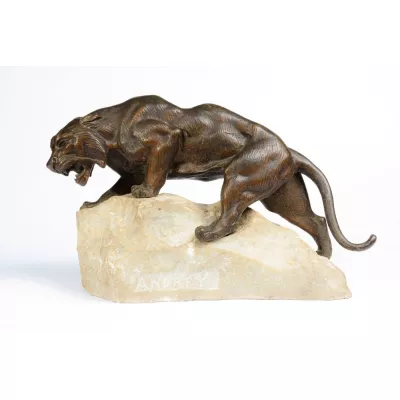 Bronzetiger auf einem Felsen von James Andrej - Frankreich c1920