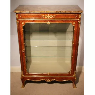 Antike französische Vitrine mit Kingwood & Ormolu