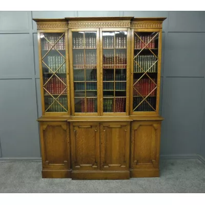 Antiker Bücherschrank aus goldener Eiche
