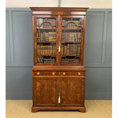 Antiker edwardianischer Inlaid Bücherschrank aus massivem Mahagoni