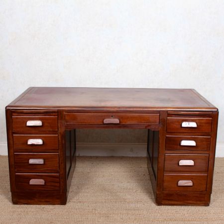 Antiker Pedestal Desk aus Mahagoni Massivholz 1920